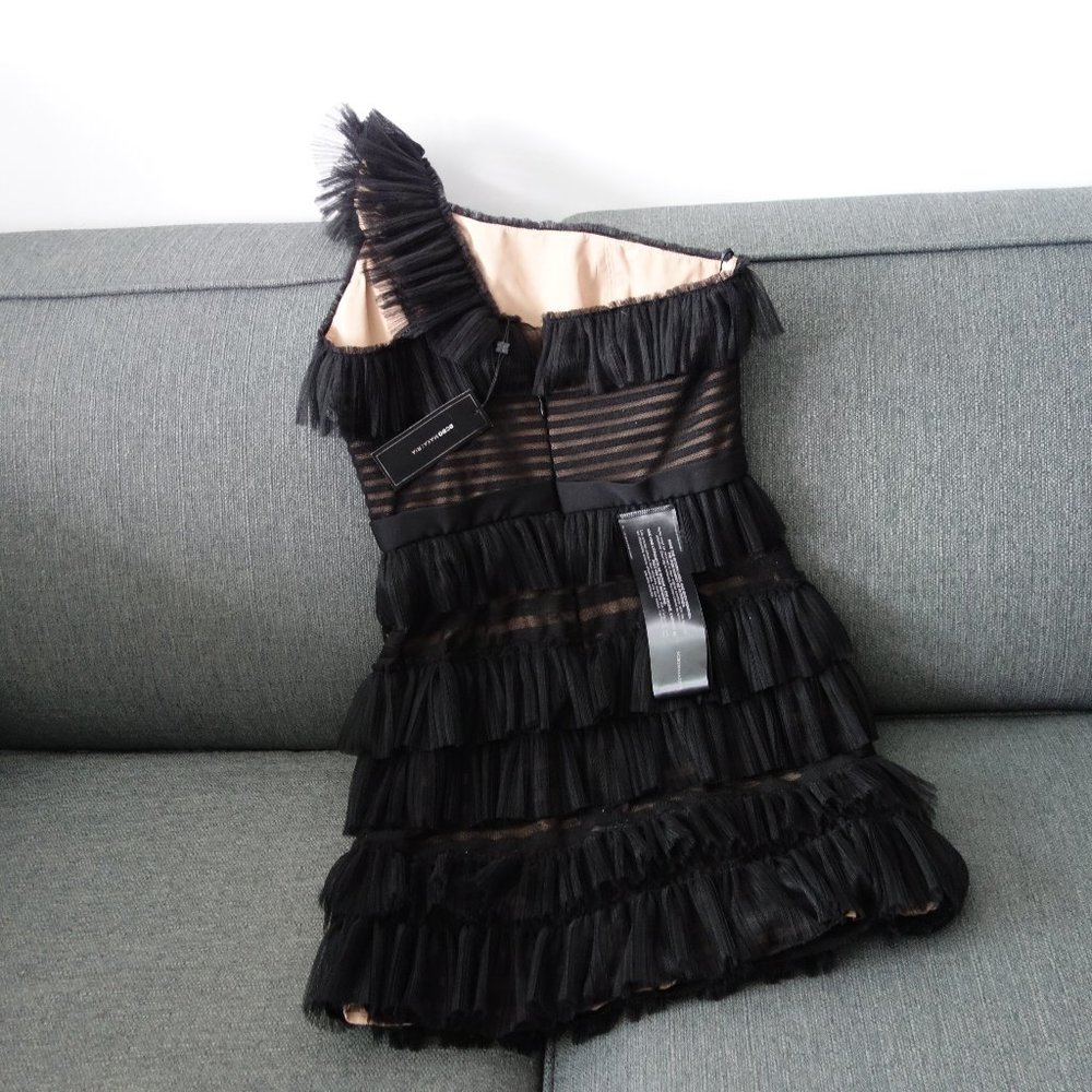 BCBG MAXAZRIA GEI63M77-001 032018 "RENA" BLACK SIZE 6 DRESS *NEW WITH TAGS*